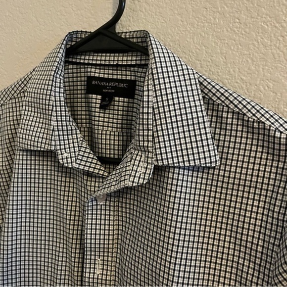 Men’s Banana republic button up shirt - Picture 3 of 4
